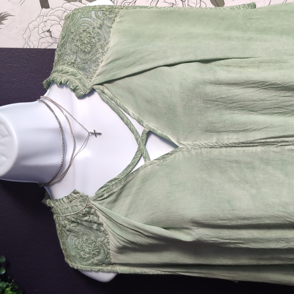 Lace Distressed swing dress & Quilted matching bag Duo - Picture 4 of 11